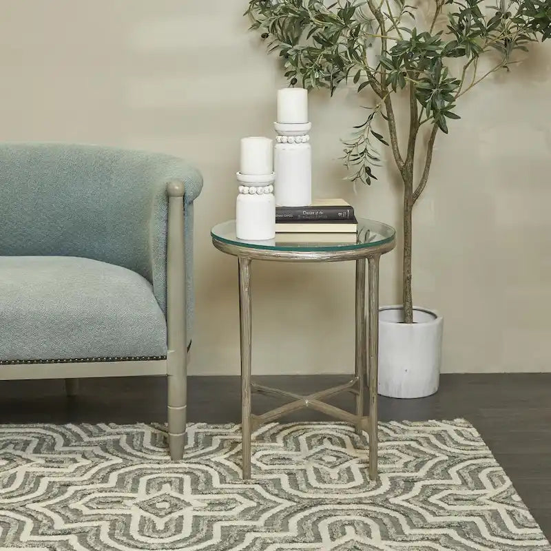 Mesa Auxiliar de Aluminio con Textura Dorada o Plateada y Tapa de Cristal – Interior, 1 Pieza